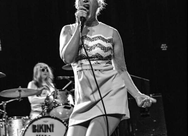 BIKINI KILL EN SANTIAGO : ¡CRÓNICA SONORA TE REGALA ENTRADAS!